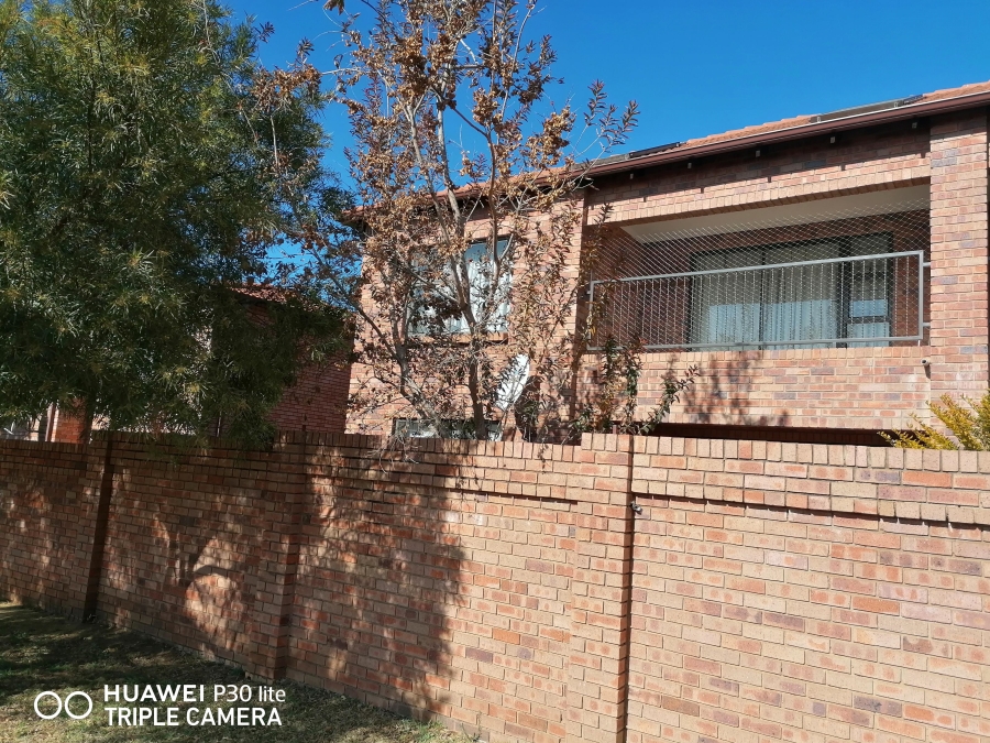 2 Bedroom Property for Sale in Willow Park Manor Gauteng