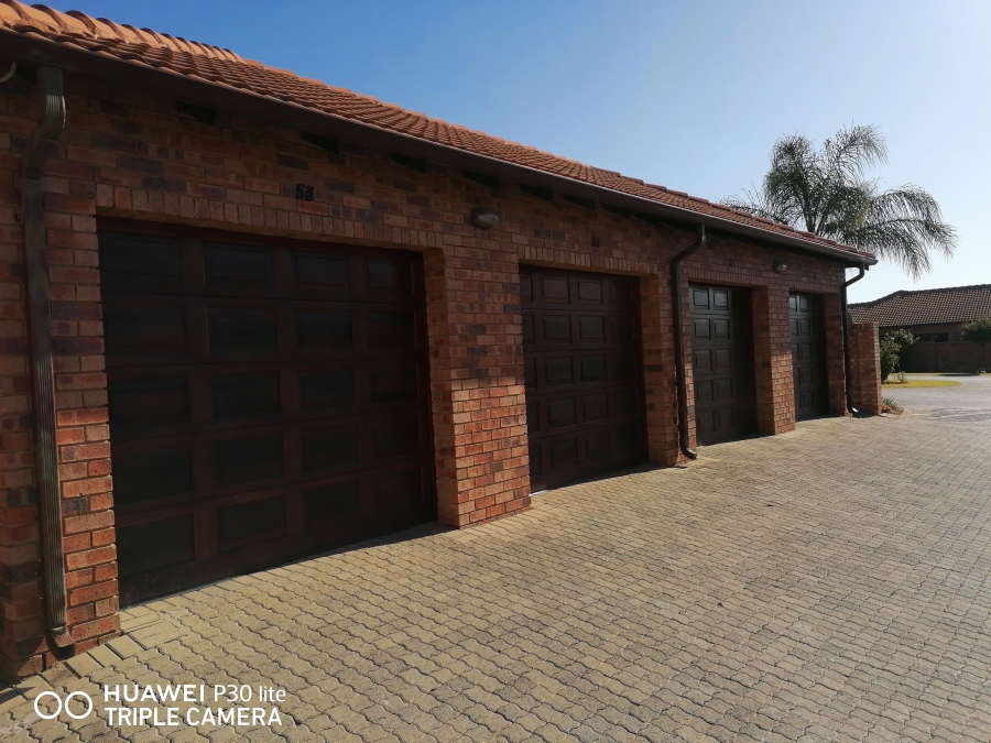 2 Bedroom Property for Sale in Willow Park Manor Gauteng
