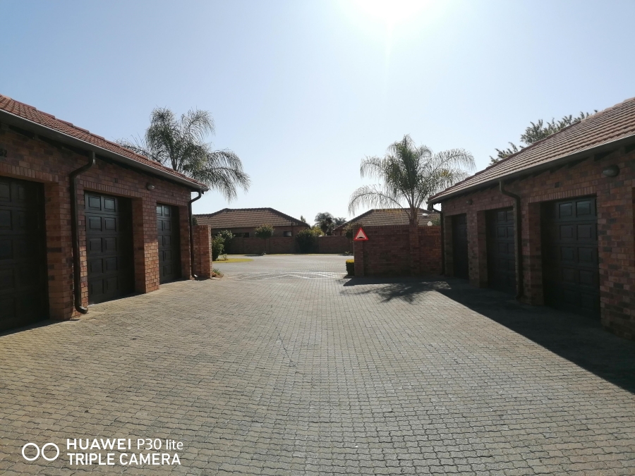 2 Bedroom Property for Sale in Willow Park Manor Gauteng
