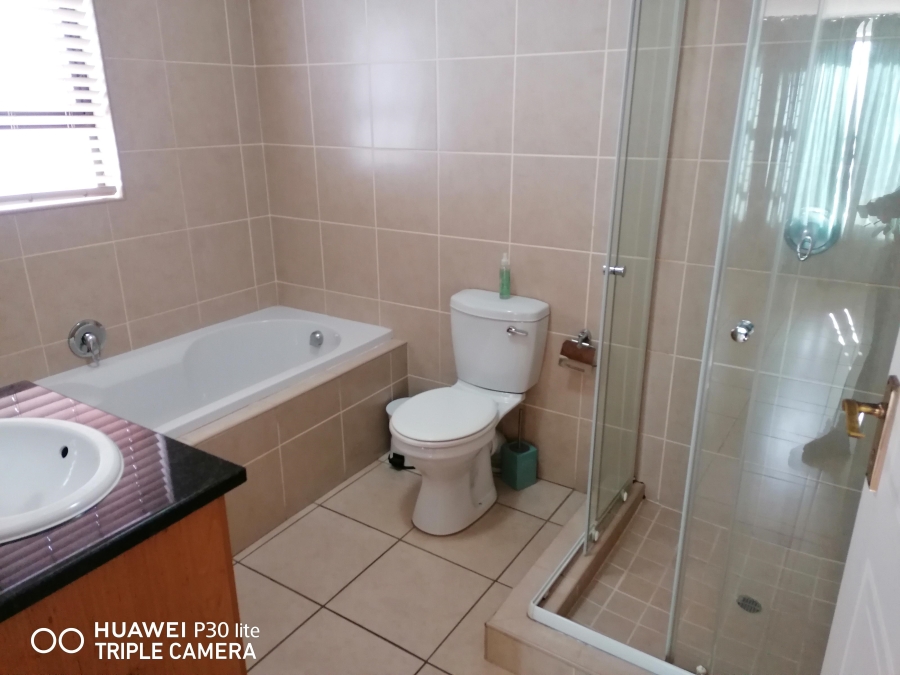 2 Bedroom Property for Sale in Willow Park Manor Gauteng