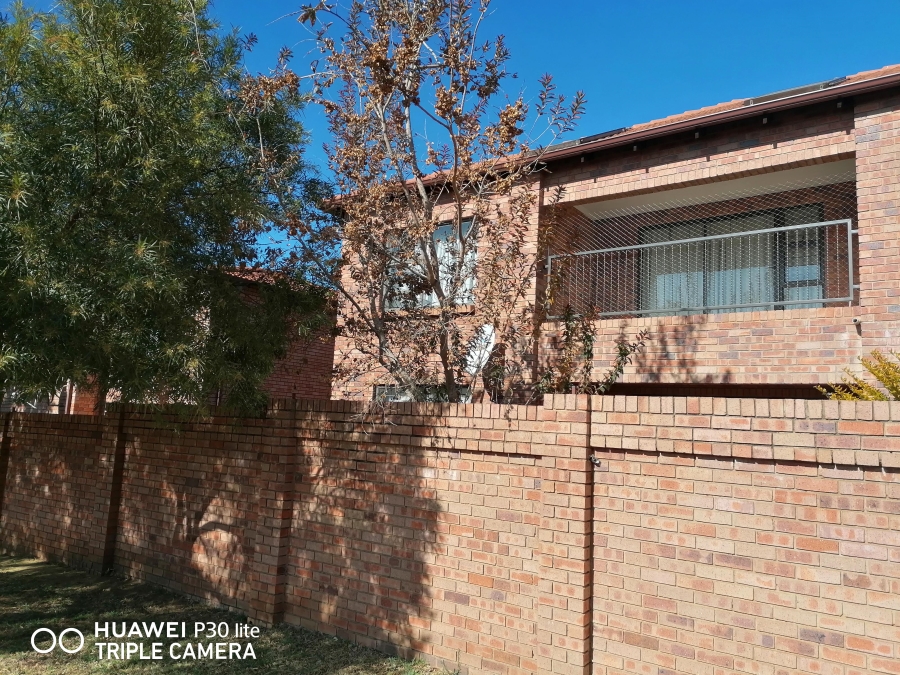 2 Bedroom Property for Sale in Willow Park Manor Gauteng