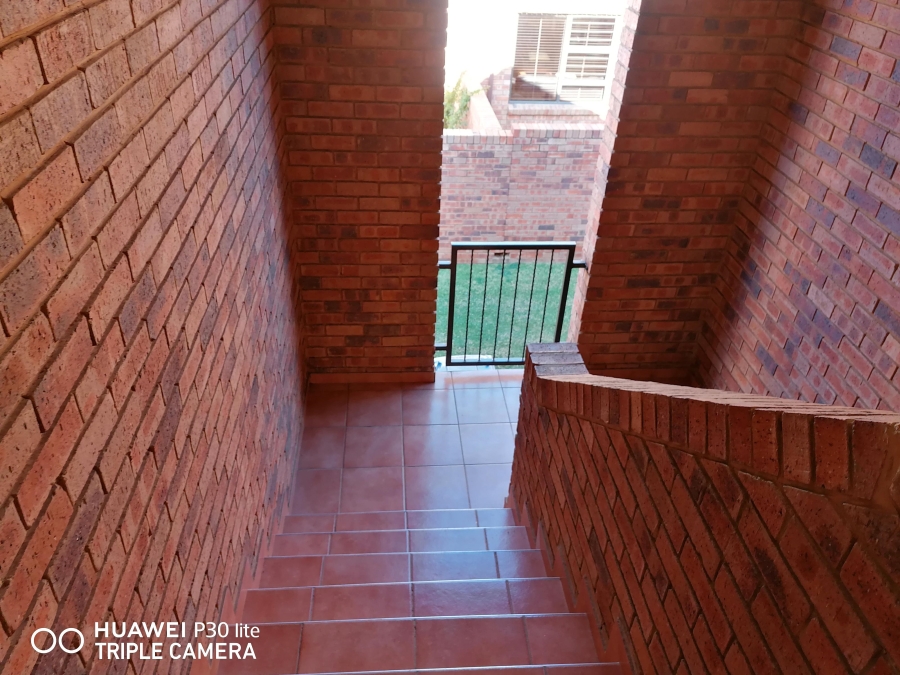 2 Bedroom Property for Sale in Willow Park Manor Gauteng