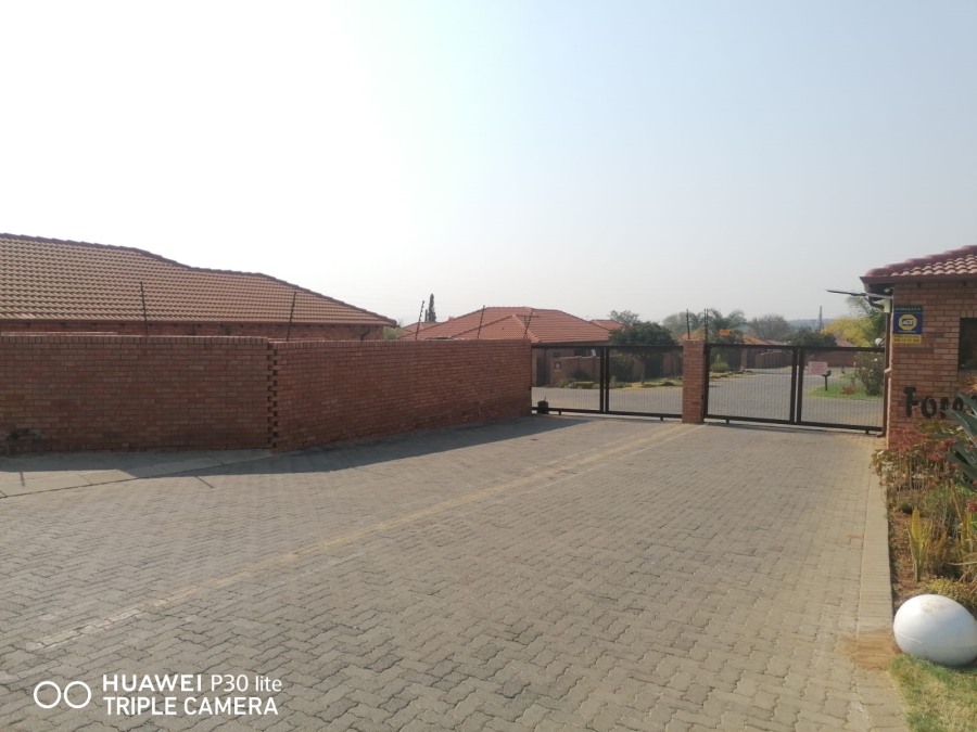 2 Bedroom Property for Sale in Willow Park Manor Gauteng