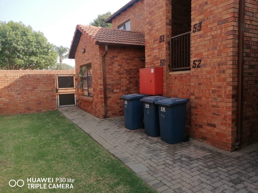 2 Bedroom Property for Sale in Willow Park Manor Gauteng