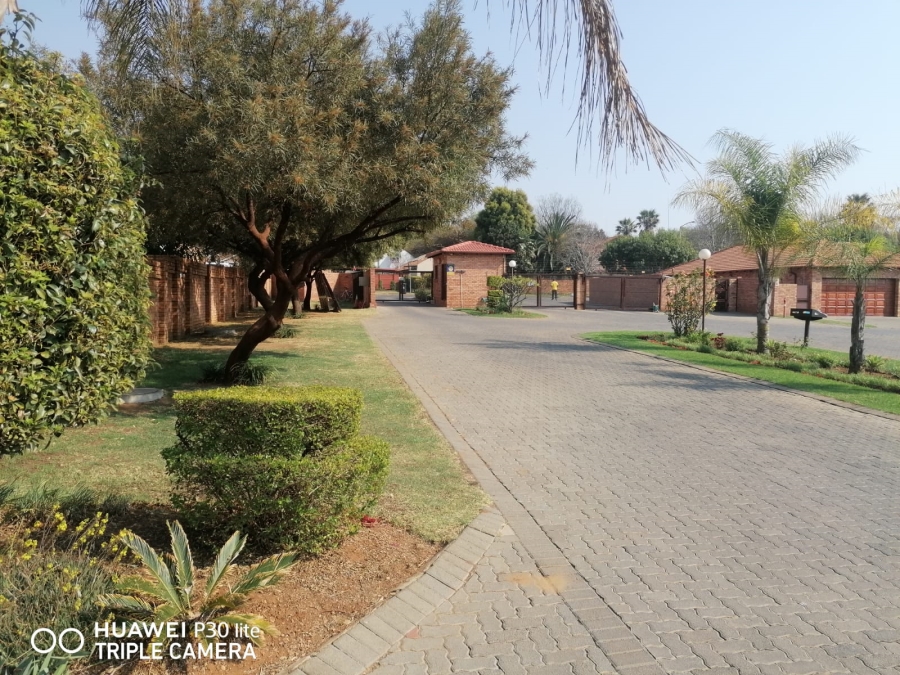 2 Bedroom Property for Sale in Willow Park Manor Gauteng