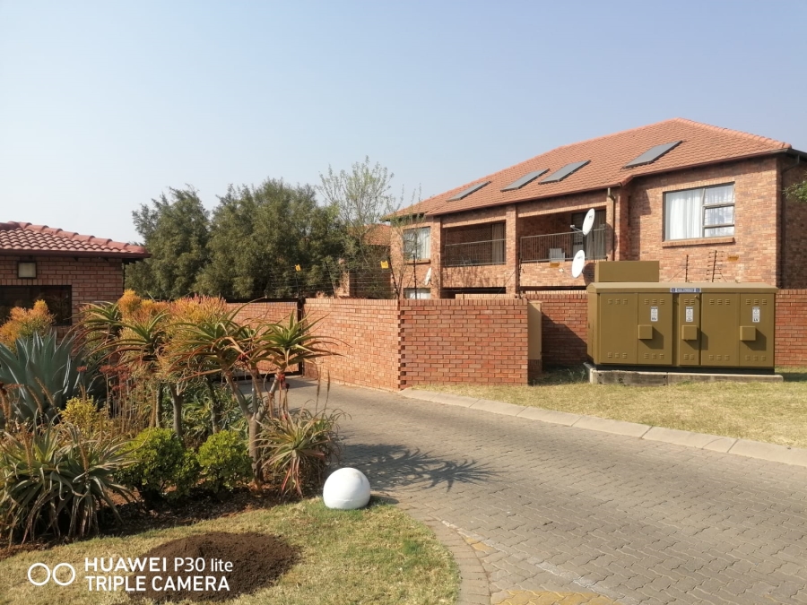 2 Bedroom Property for Sale in Willow Park Manor Gauteng
