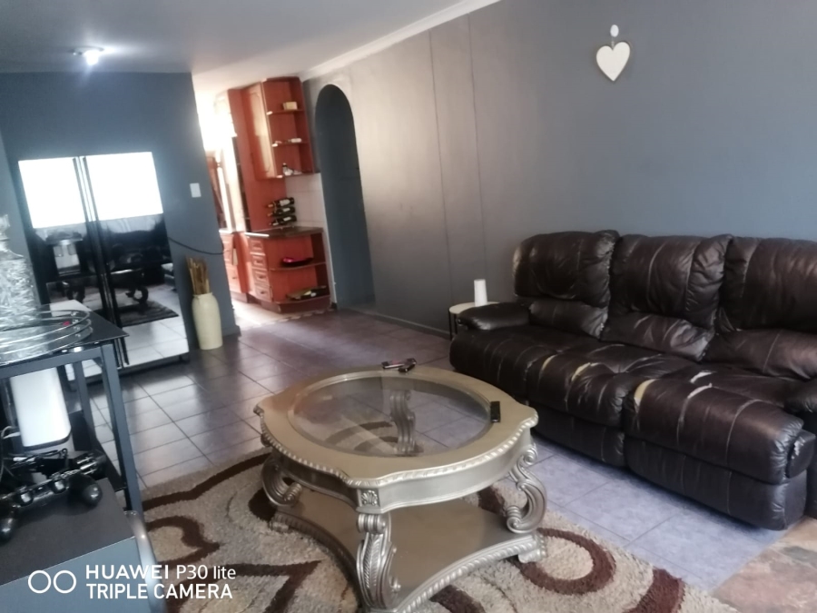 2 Bedroom Property for Sale in Silverton Gauteng