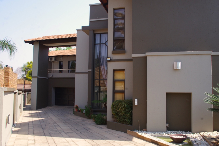 6 Bedroom Property for Sale in Sunward Park Gauteng