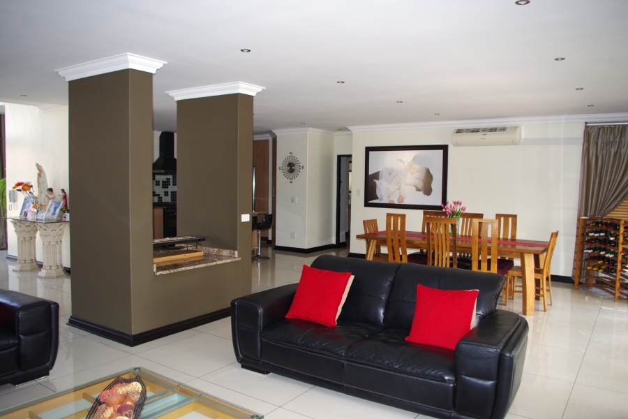 6 Bedroom Property for Sale in Sunward Park Gauteng