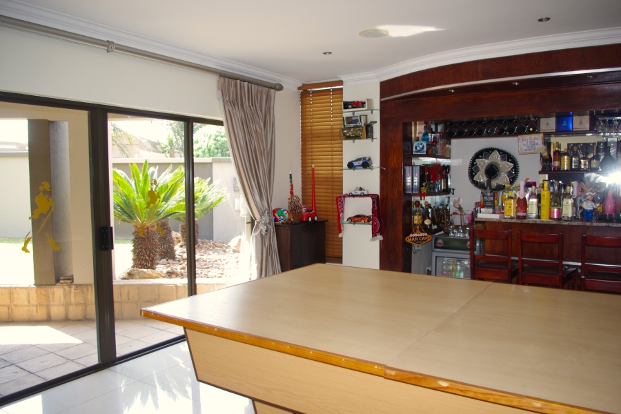 6 Bedroom Property for Sale in Sunward Park Gauteng