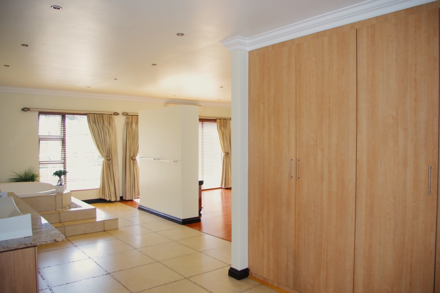 6 Bedroom Property for Sale in Sunward Park Gauteng