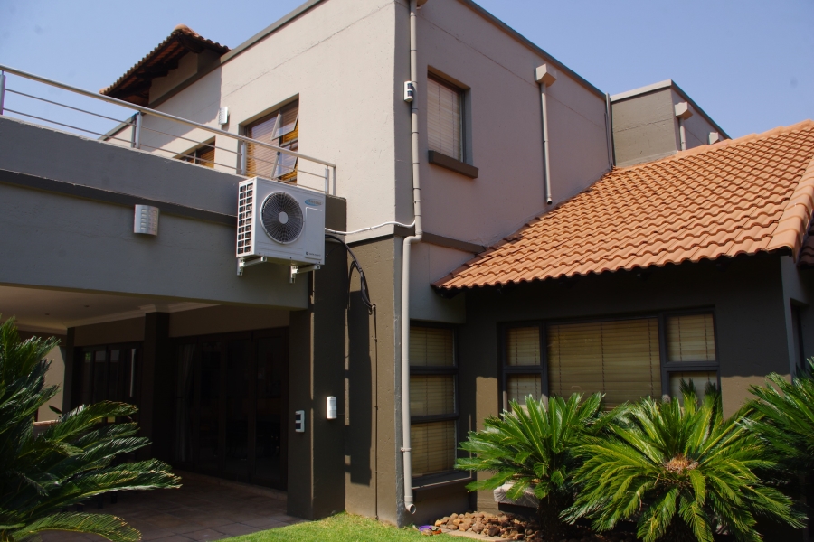 6 Bedroom Property for Sale in Sunward Park Gauteng