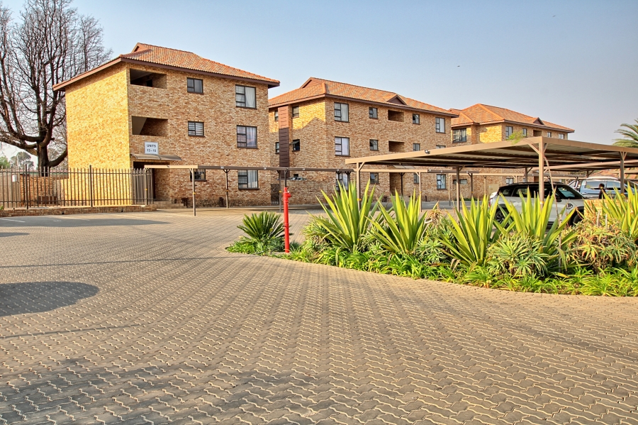 2 Bedroom Property for Sale in Honeydew Gauteng