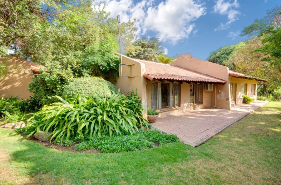 4 Bedroom Property for Sale in Blue Hills AH Gauteng