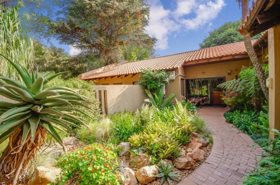 4 Bedroom Property for Sale in Blue Hills AH Gauteng