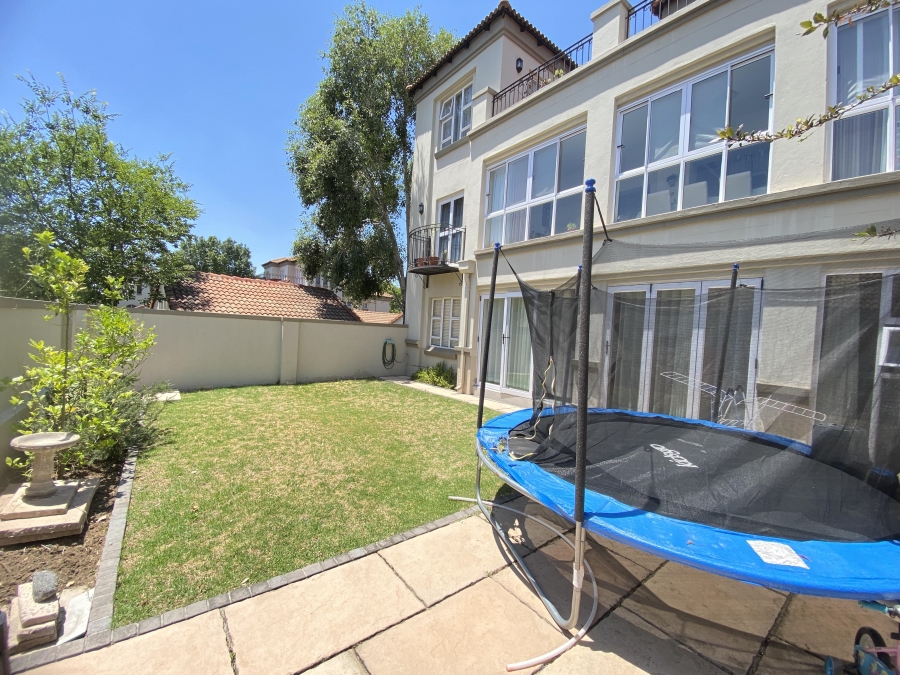 2 Bedroom Property for Sale in Lonehill Gauteng