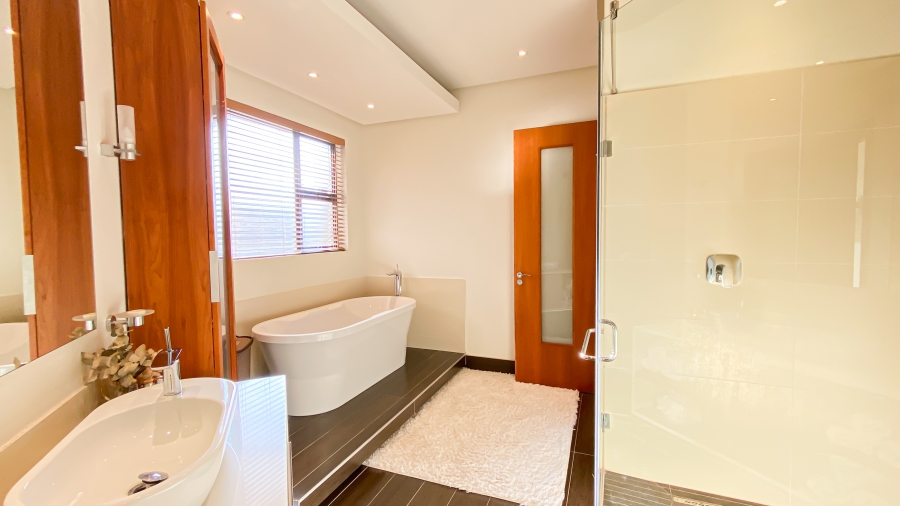 7 Bedroom Property for Sale in Saddlebrook Estate Gauteng