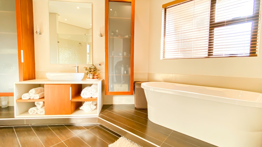 7 Bedroom Property for Sale in Saddlebrook Estate Gauteng