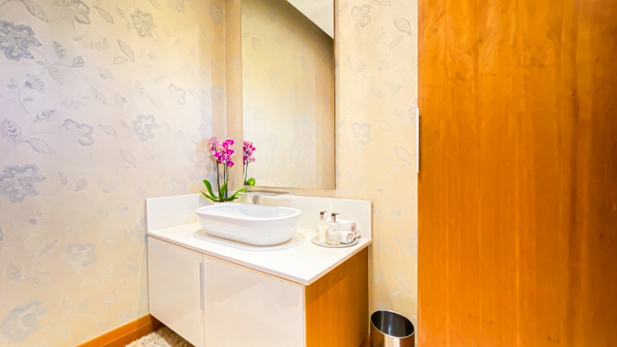 7 Bedroom Property for Sale in Saddlebrook Estate Gauteng