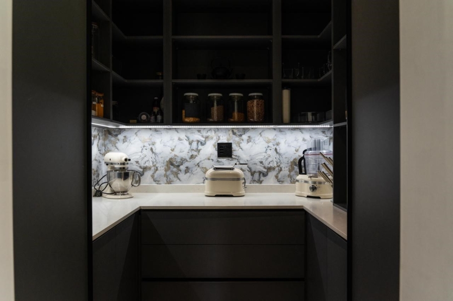 7 Bedroom Property for Sale in Saddlebrook Estate Gauteng