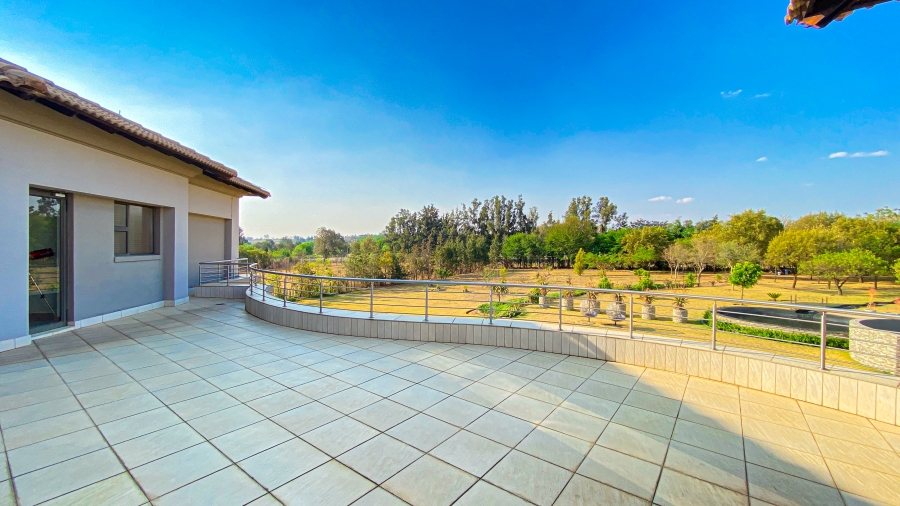 7 Bedroom Property for Sale in Saddlebrook Estate Gauteng