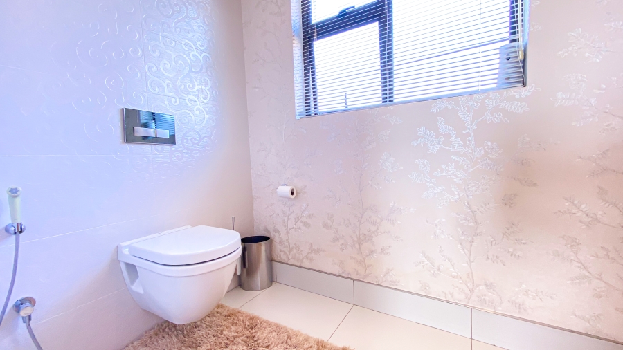 7 Bedroom Property for Sale in Saddlebrook Estate Gauteng