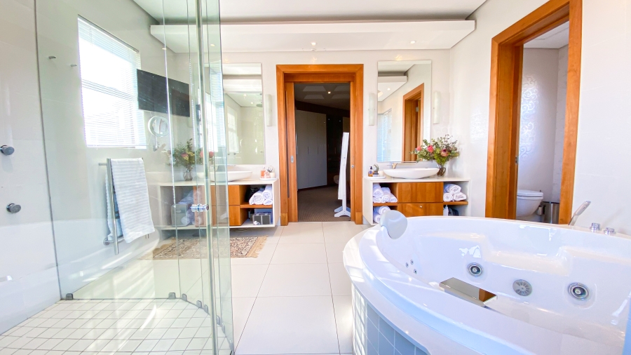 7 Bedroom Property for Sale in Saddlebrook Estate Gauteng