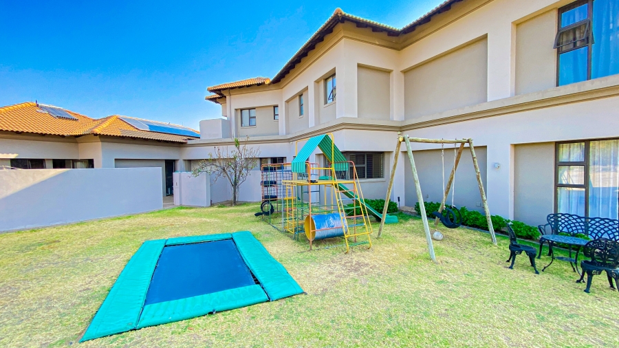 7 Bedroom Property for Sale in Saddlebrook Estate Gauteng