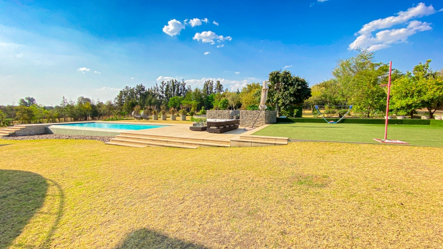7 Bedroom Property for Sale in Saddlebrook Estate Gauteng