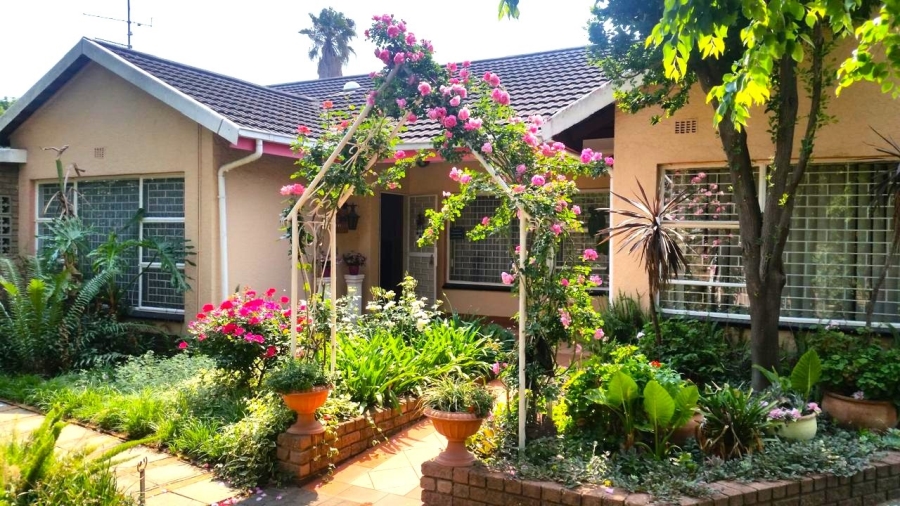 4 Bedroom Property for Sale in Kenleaf Gauteng