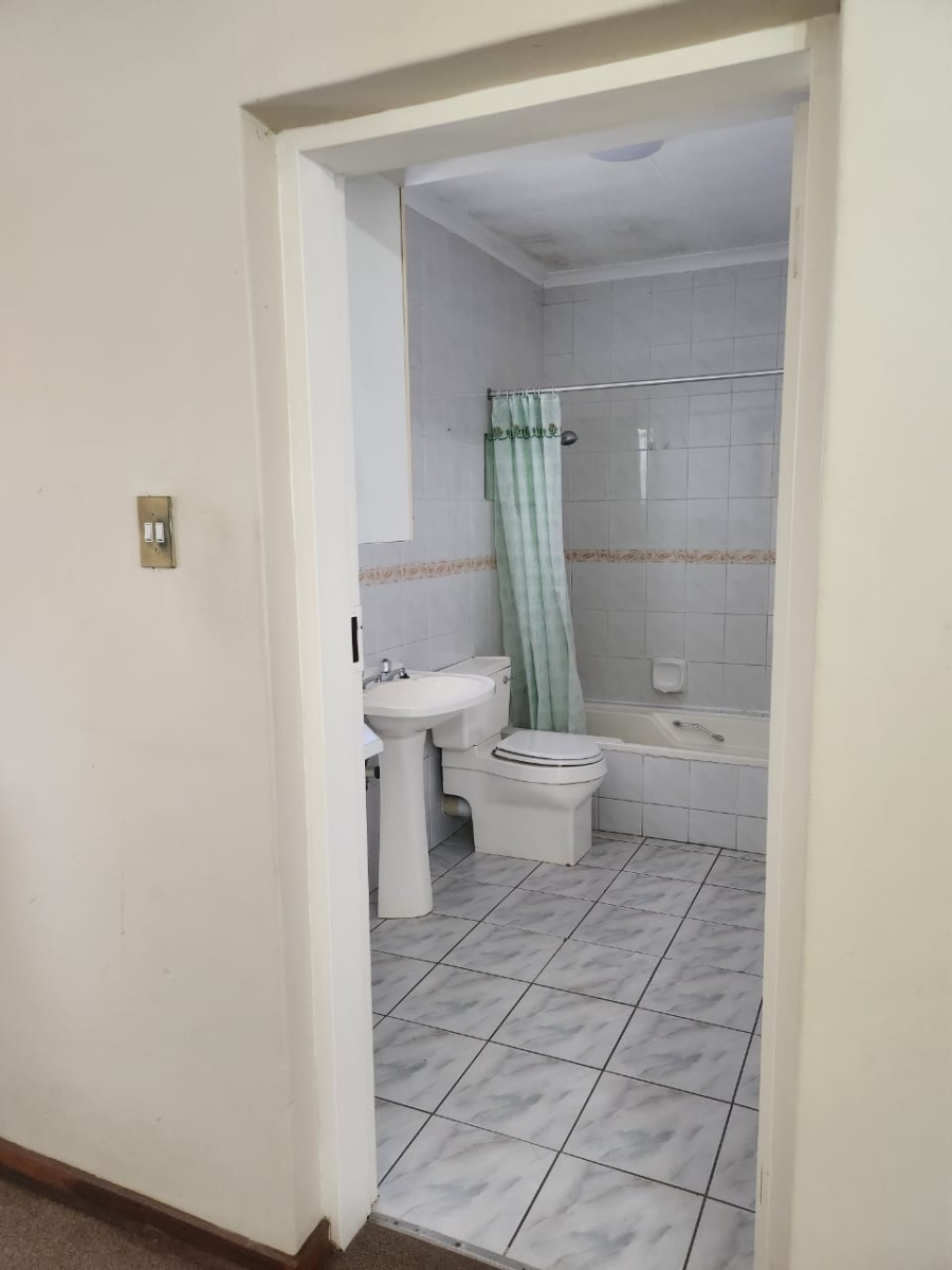 4 Bedroom Property for Sale in Kenleaf Gauteng