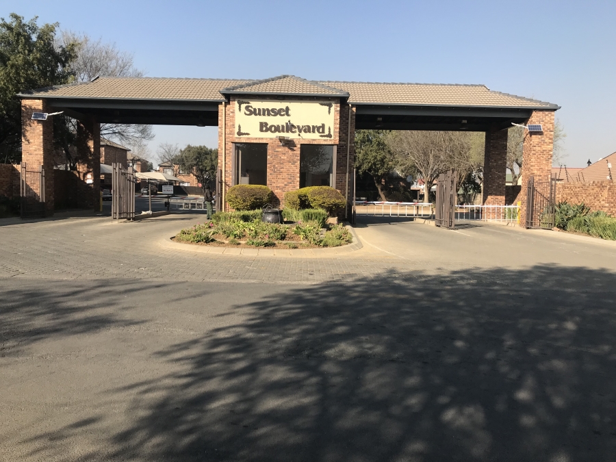 2 Bedroom Property for Sale in Sonneveld Gauteng