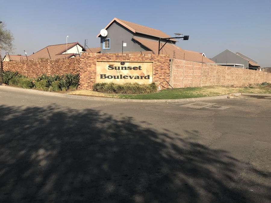 2 Bedroom Property for Sale in Sonneveld Gauteng