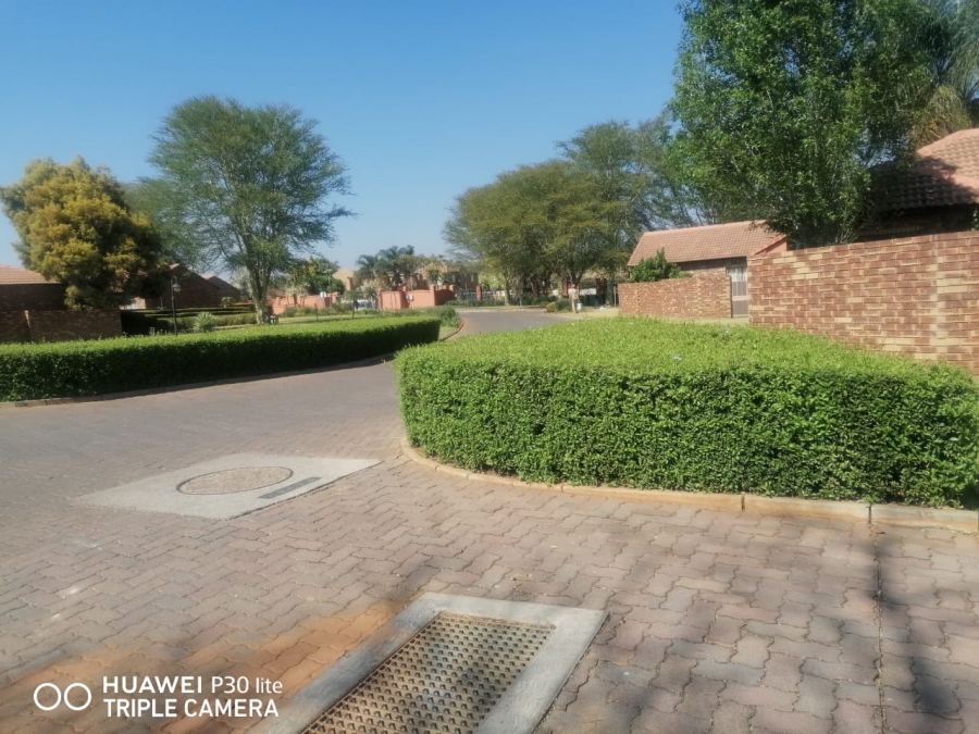 2 Bedroom Property for Sale in Equestria Gauteng