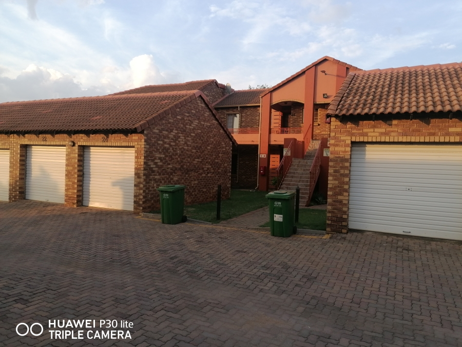 2 Bedroom Property for Sale in Equestria Gauteng