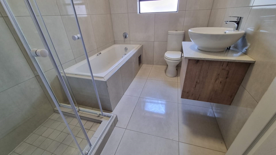 4 Bedroom Property for Sale in Doornkloof Gauteng