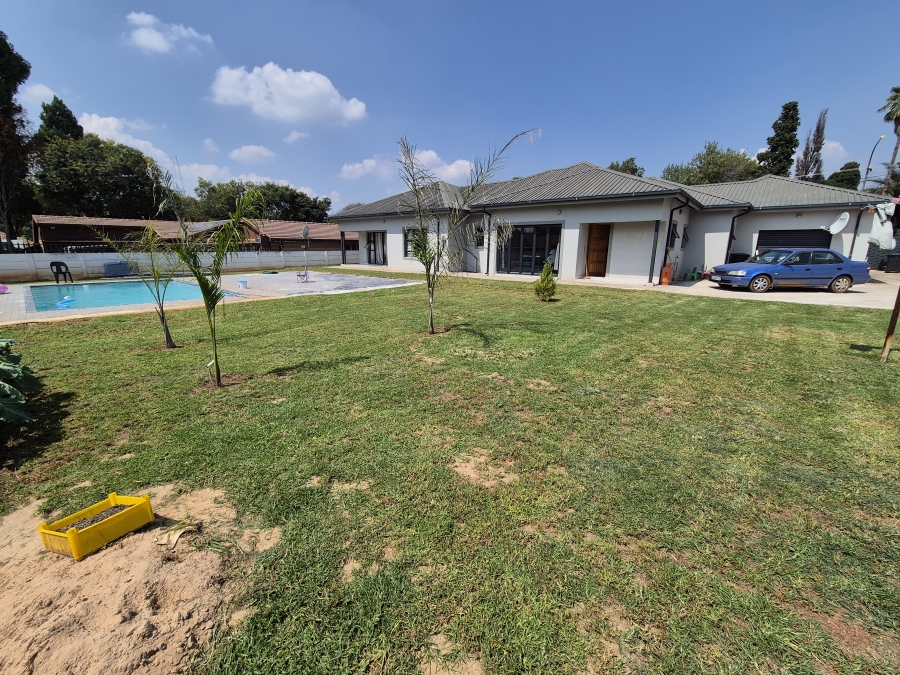 4 Bedroom Property for Sale in Doornkloof Gauteng