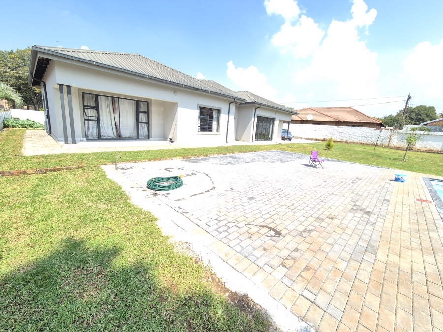 4 Bedroom Property for Sale in Doornkloof Gauteng