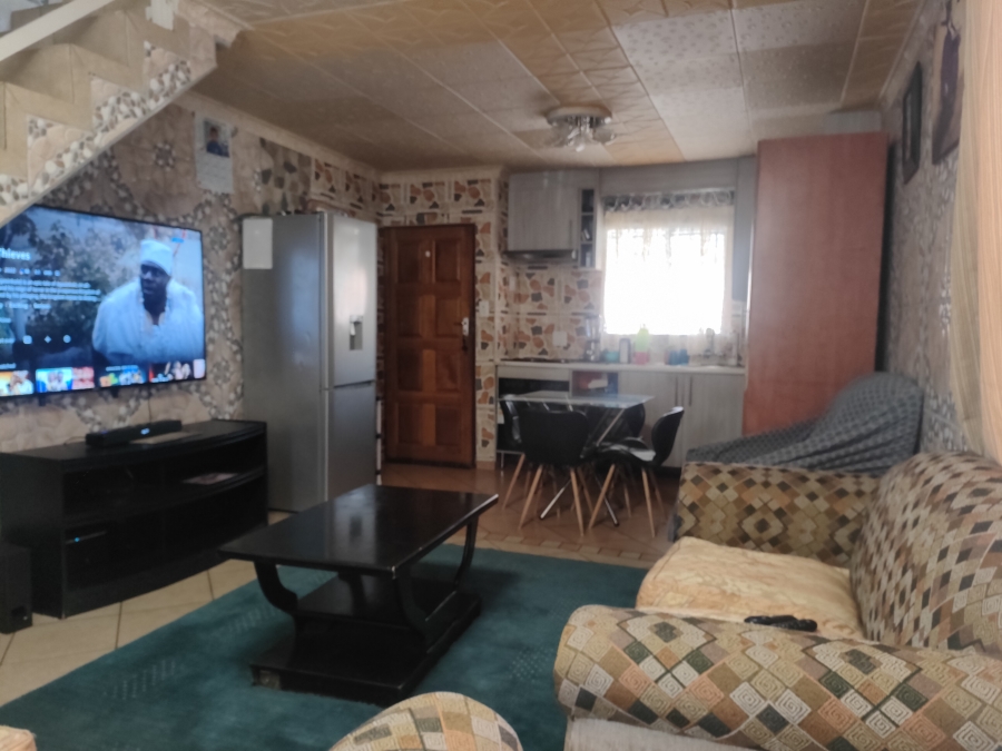 2 Bedroom Property for Sale in Lotus Gardens Gauteng