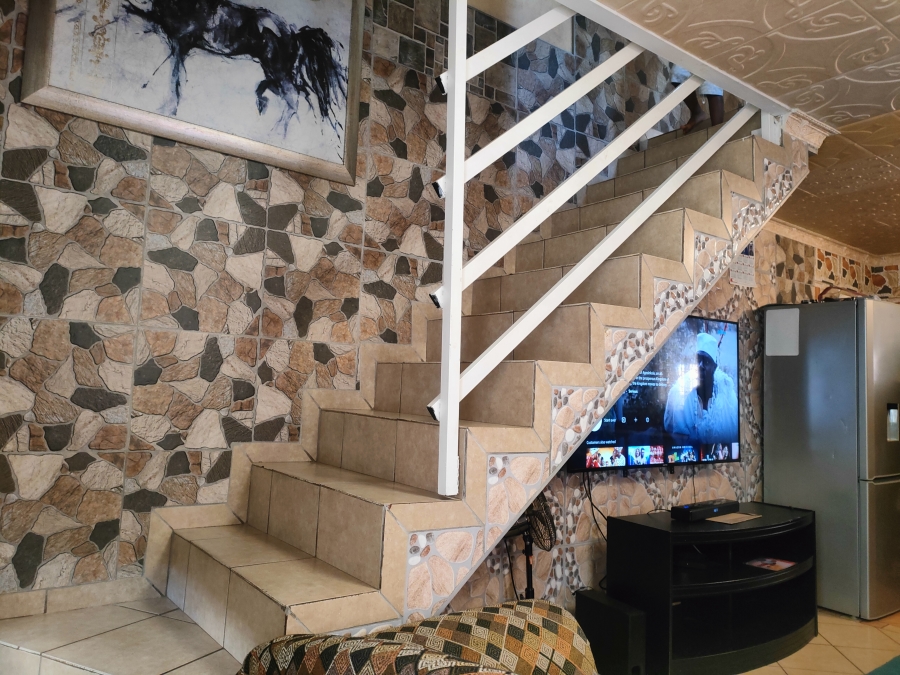 2 Bedroom Property for Sale in Lotus Gardens Gauteng