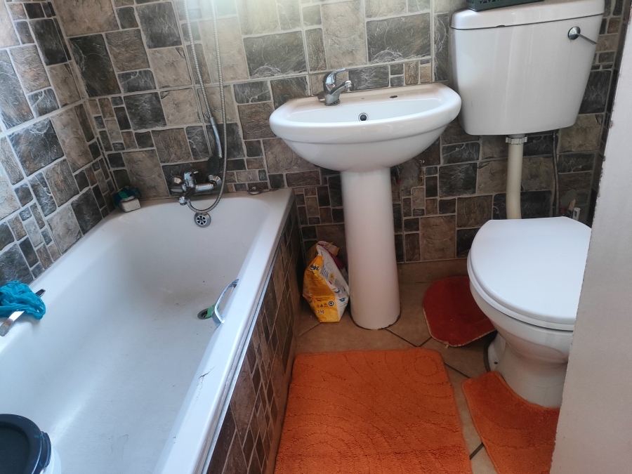 2 Bedroom Property for Sale in Lotus Gardens Gauteng