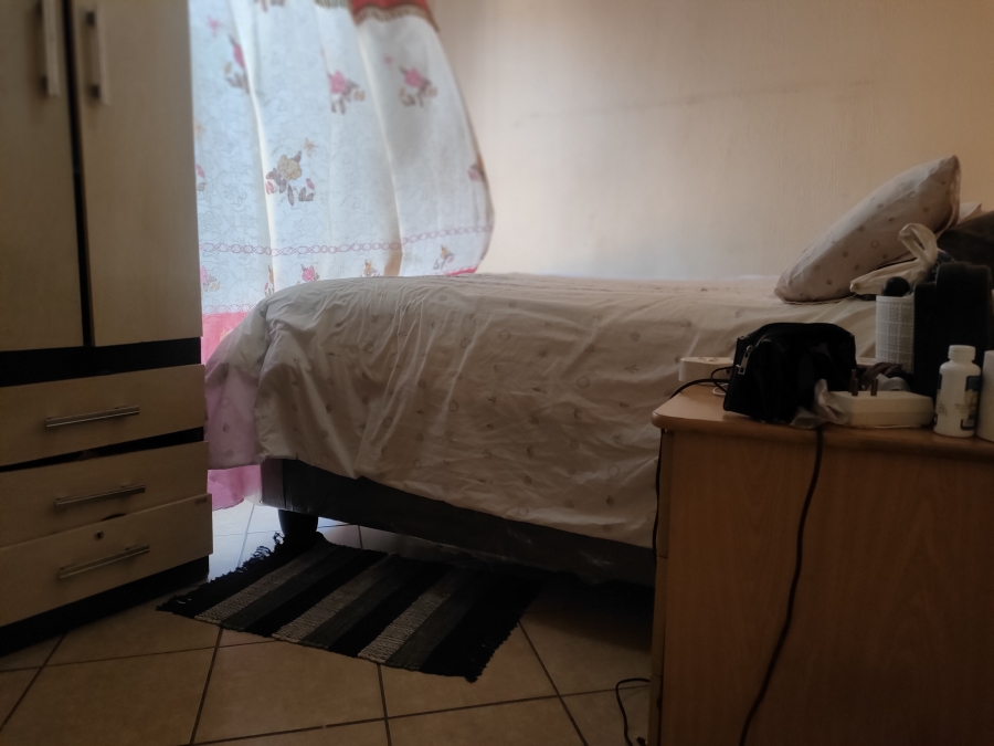 2 Bedroom Property for Sale in Lotus Gardens Gauteng