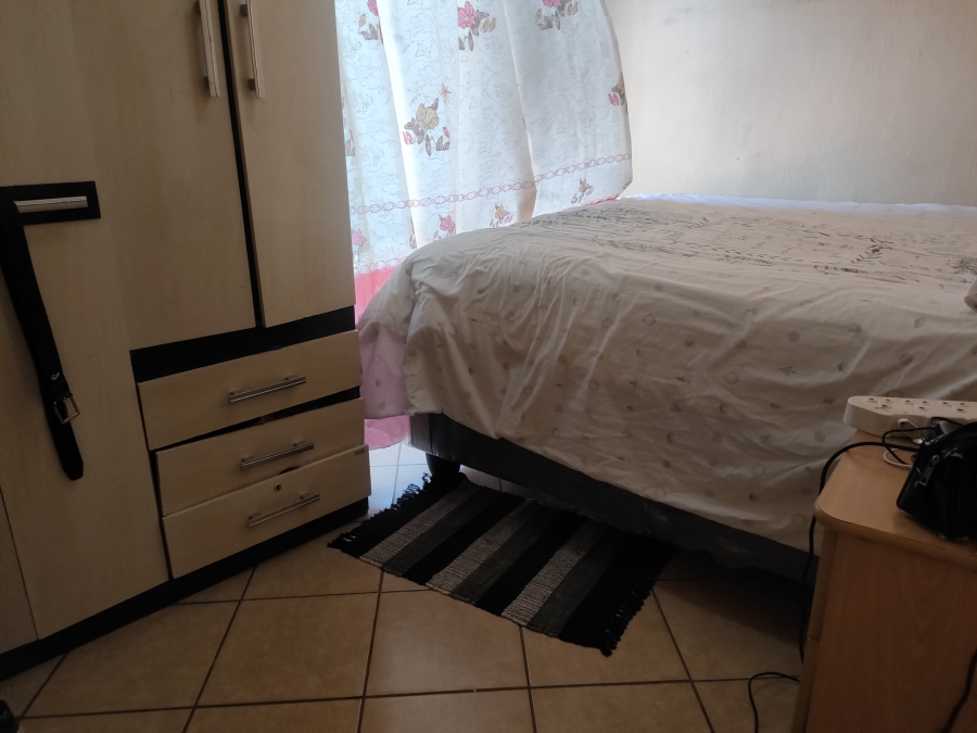 2 Bedroom Property for Sale in Lotus Gardens Gauteng