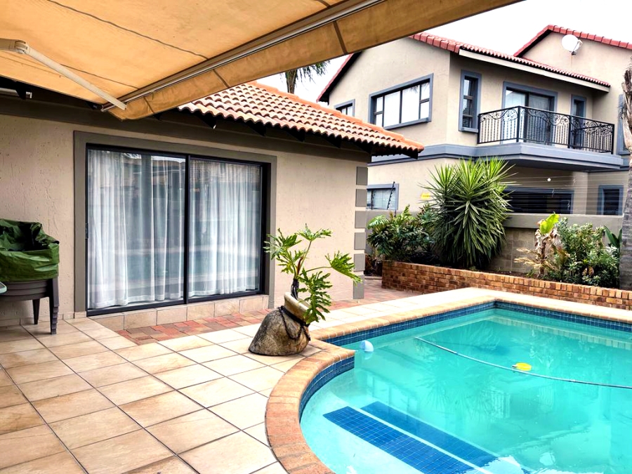 3 Bedroom Property for Sale in Sonneveld Gauteng