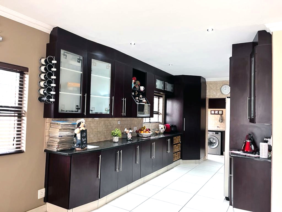 3 Bedroom Property for Sale in Sonneveld Gauteng