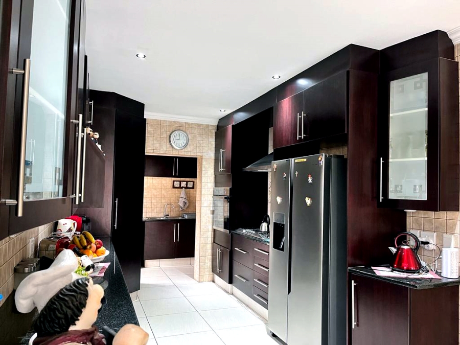 3 Bedroom Property for Sale in Sonneveld Gauteng