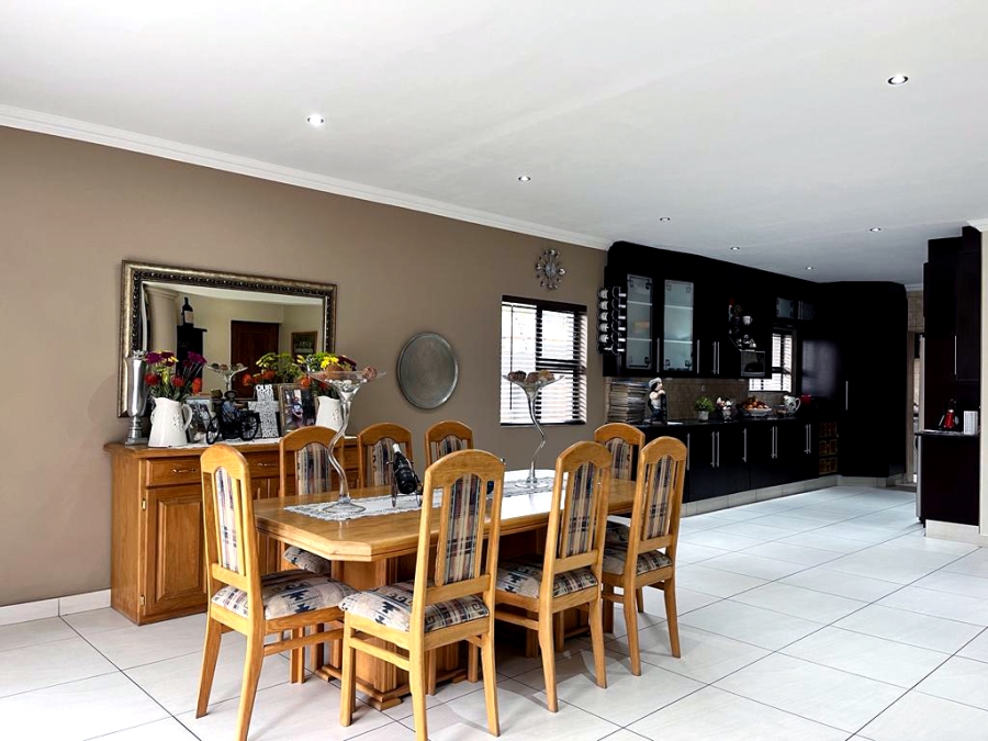 3 Bedroom Property for Sale in Sonneveld Gauteng