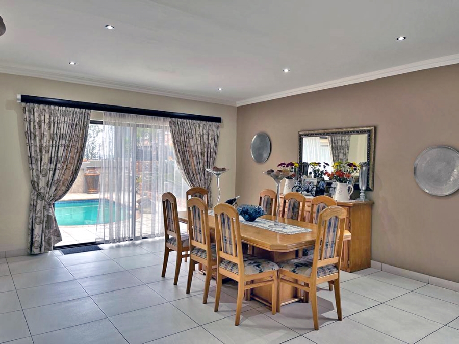 3 Bedroom Property for Sale in Sonneveld Gauteng