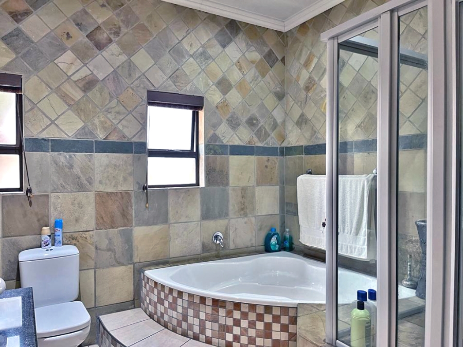 3 Bedroom Property for Sale in Sonneveld Gauteng