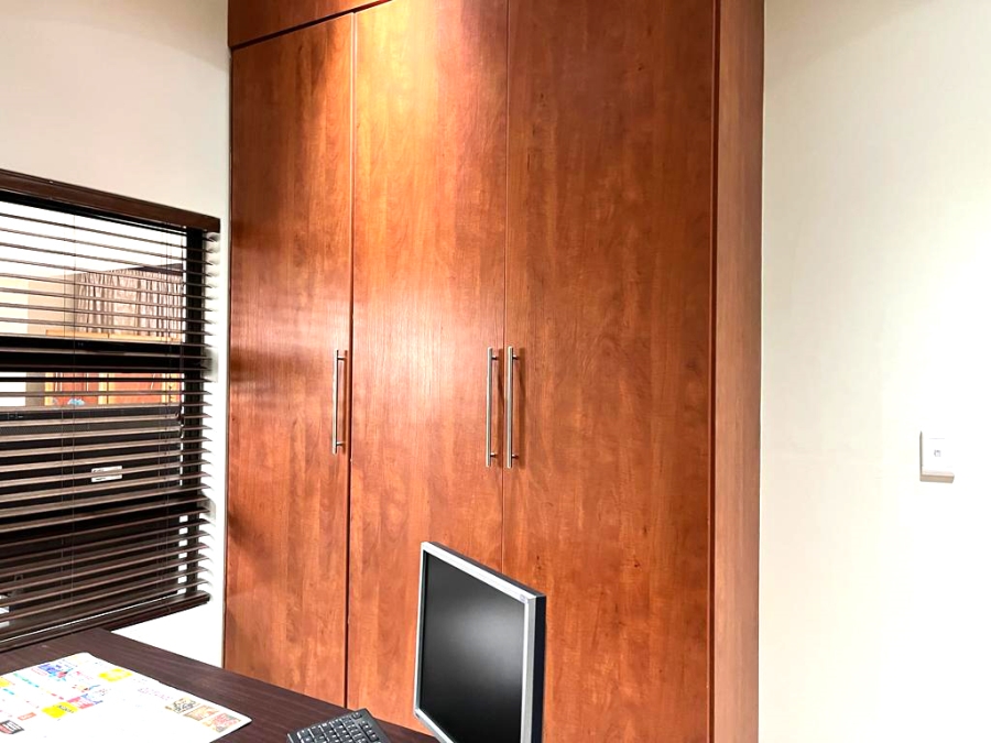 3 Bedroom Property for Sale in Sonneveld Gauteng